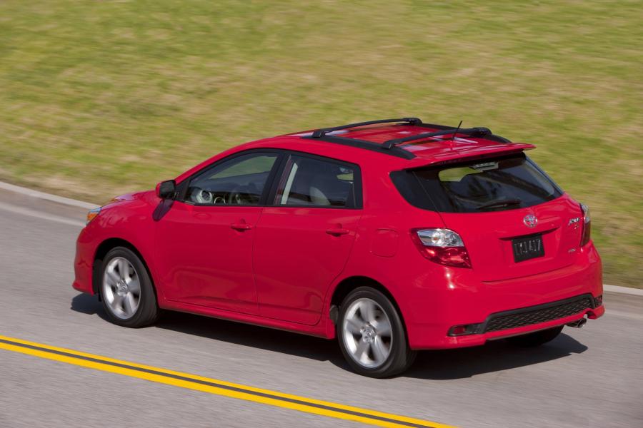  Toyota Matrix 2011 года  (фото 13 из 38)